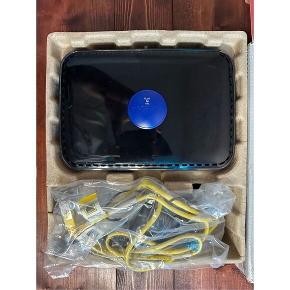 Netgear N600 Wireless Dual Band Router WNDR3400v2 - Picture 3 of 8